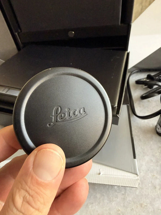 Leica Q2 – 47.3MP Compact Digital Camera - Black