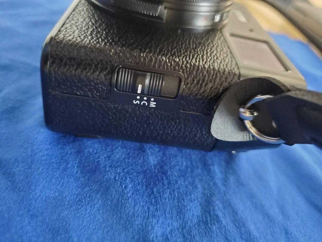 MINT Fujifilm X100VI Camera, 800 Shutter Actions, Under Warranty, Box w/ Papers