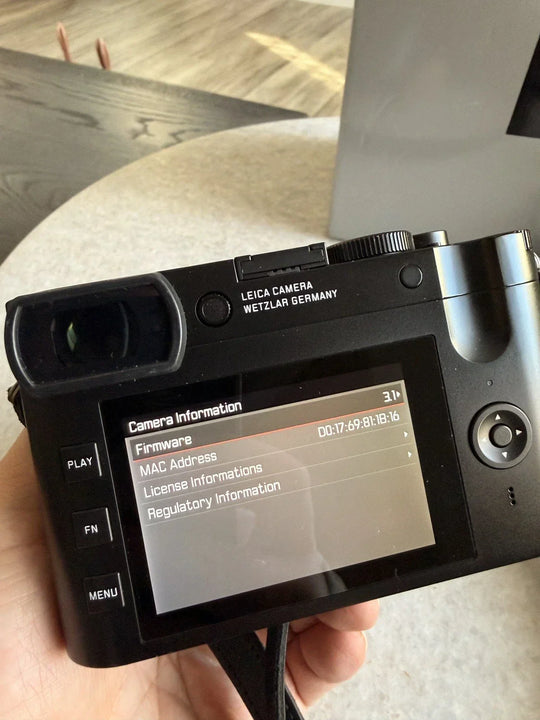 Leica Q2 – 47.3MP Compact Digital Camera - Black