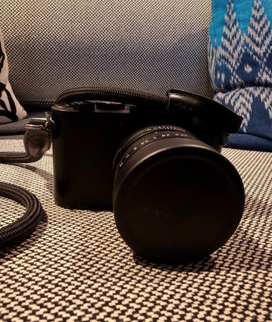 Leica Q2 Monochrom 47.3MP Compact Digital Camera - Black ++ 2 Batteries + Leica