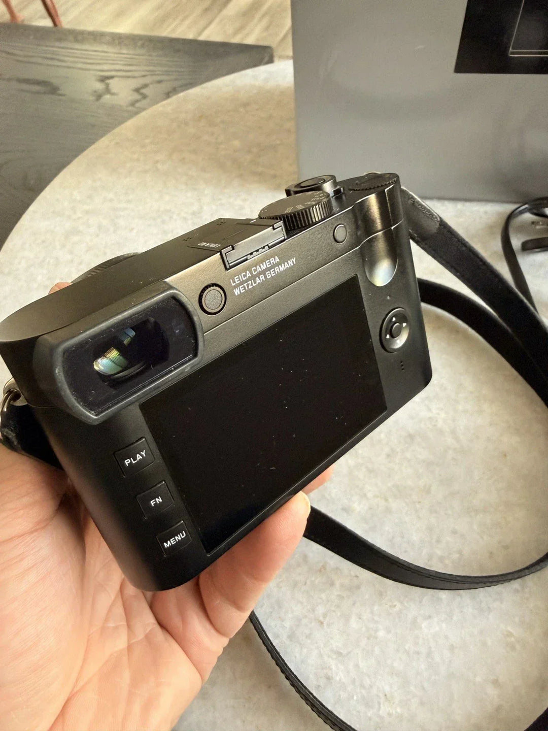 Leica Q2 – 47.3MP Compact Digital Camera - Black
