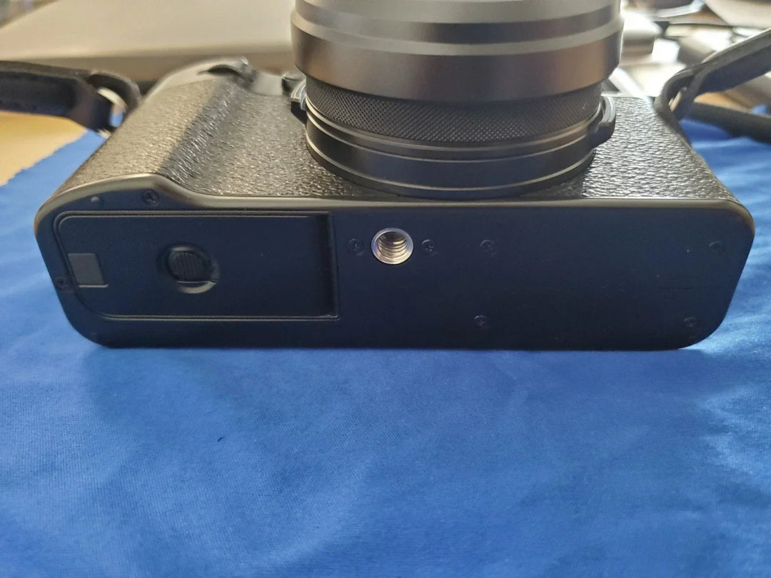 MINT Fujifilm X100VI Camera, 800 Shutter Actions, Under Warranty, Box w/ Papers