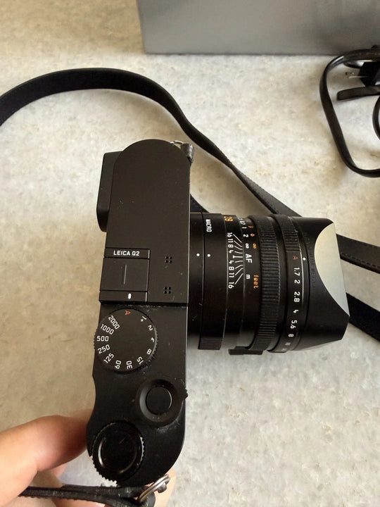 Leica Q2 – 47.3MP Compact Digital Camera - Black